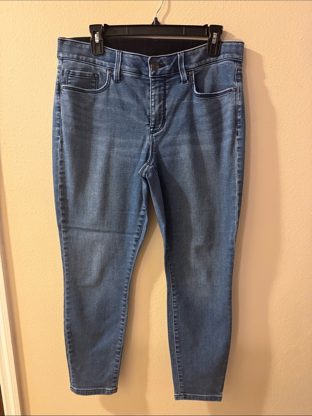 Soma Women's Skinny Jeans in Medium Blue Wash